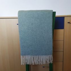  Sage Green Herringbone Throw Blanket — 100% New Zealand Wool, 140x200 cm (55x79″), Eco-Friendly, Fringed, for Sofa or Bed, fig. 1 